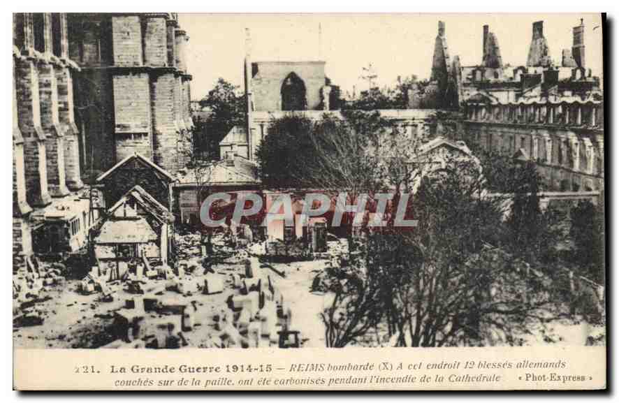 Reims — Détails de la cathédrale après bombardement — Phot-Express
