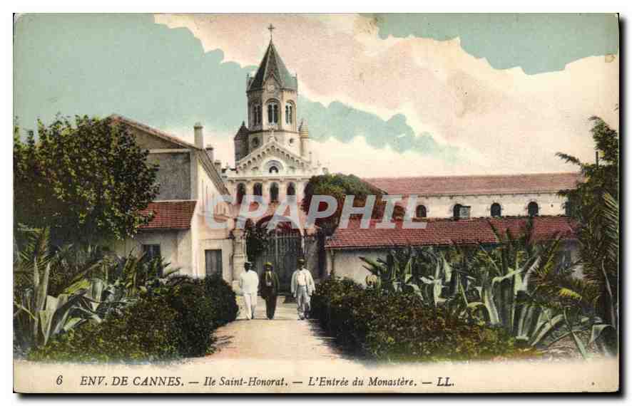 CPA Env de Cannes Ile Saint Honorat L'Entree du Monastere 