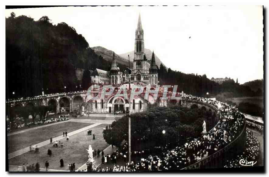 CPA Lourdes Htes Pyr Depart de la Procession aux Flambeaux 