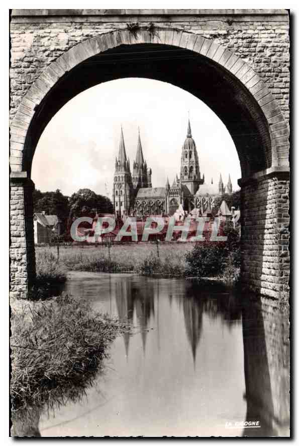 La Cogogne — vue de la cathédrale vue par un pont en pierre — Éd. « La Cogogne » 74, rue des Ours, Bayeux