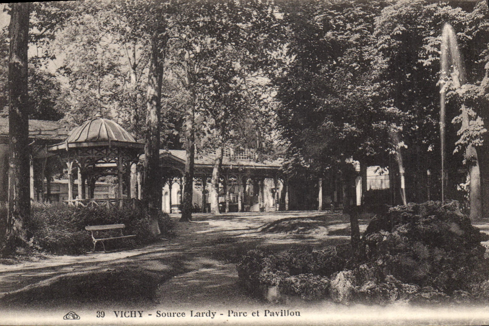 Vichy - Source Lardy - Parc et Pavillon