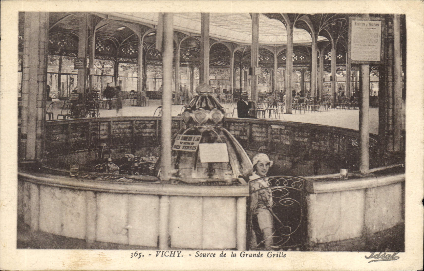 CPA Vichy Source de la Grande Grille 
