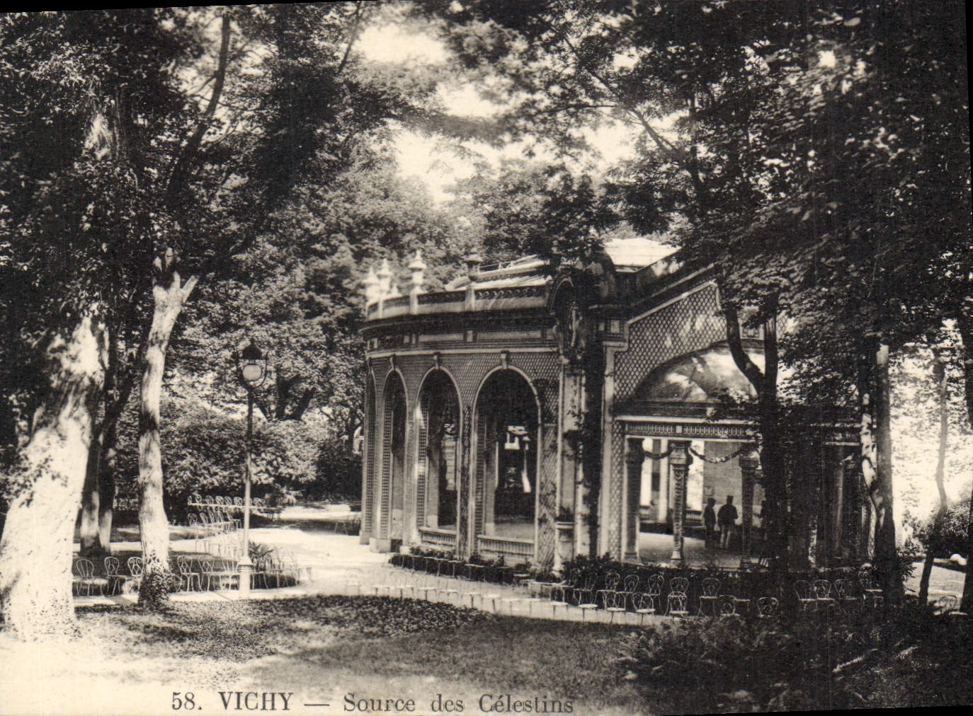 CPA Vichy Source des Celestins 