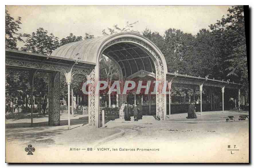 CPA Vichy Les Galeries Promenoirs 