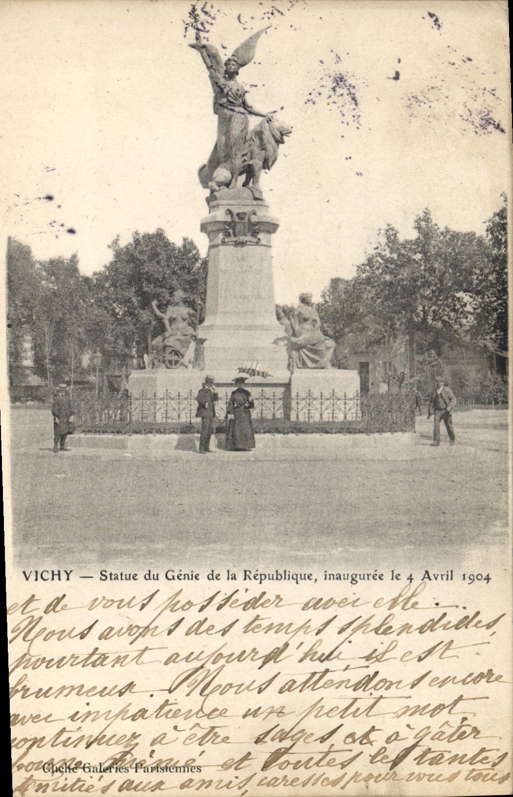 CPA Vichy Statue du Genie de la Republique inauguree le 4 Avril 1904 