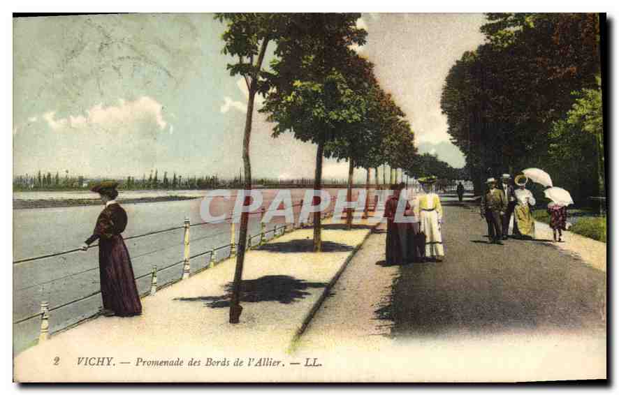 CPA Vichy Promenade des Bords de l'Allier 