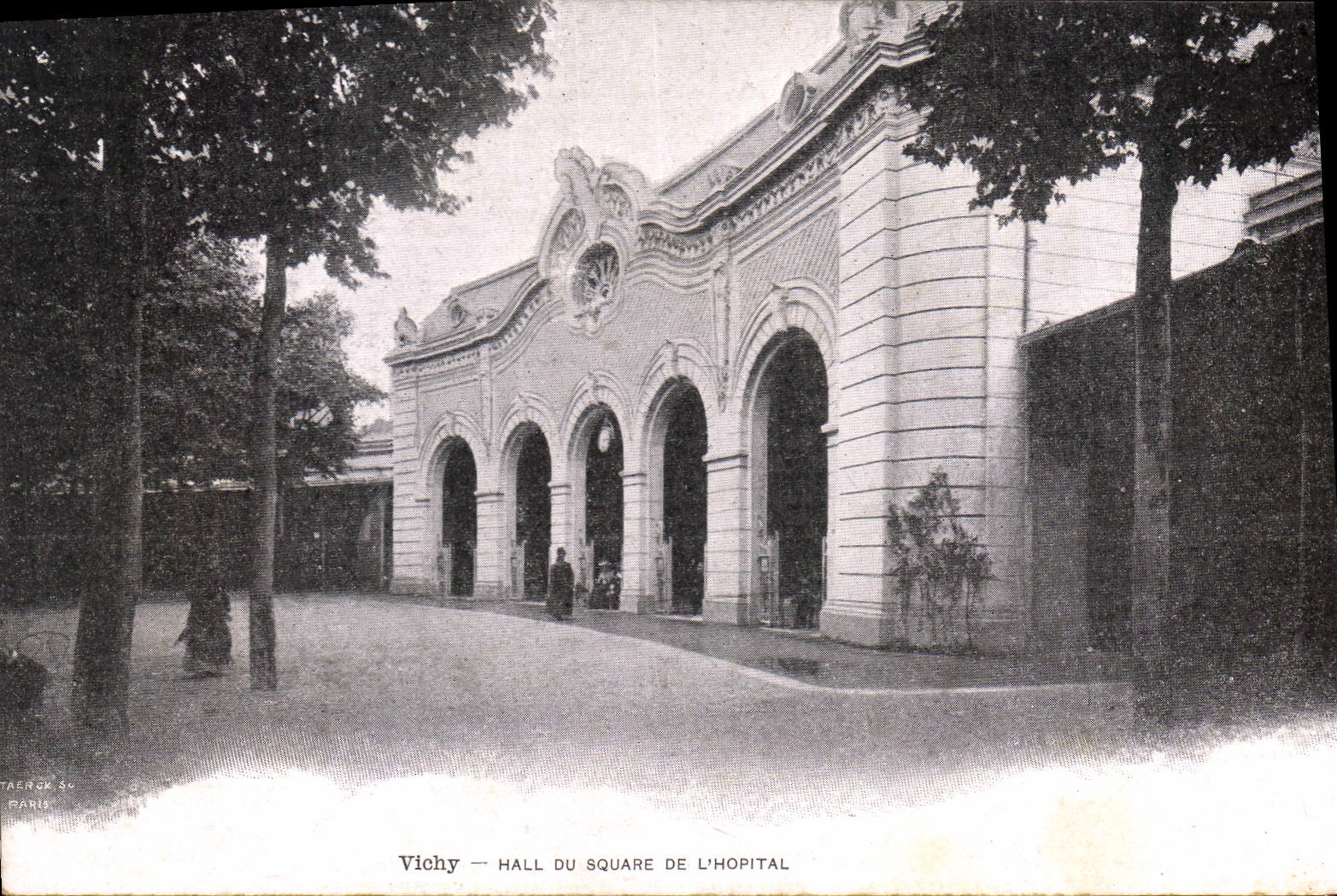 CPA Vichy Hall du Square de l'Hopital 