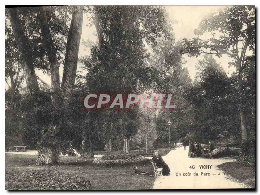 CPA Vichy Un coin du Parc 