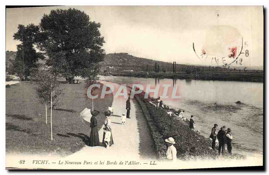 CPA Vichy Le Nouveau Parc et les Bords de l'Allier 