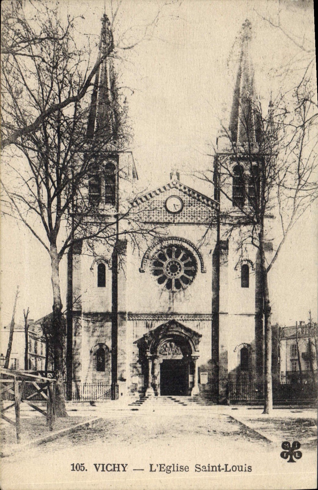 Vichy — L'Église Saint-Louis — Éditeur anonyme, n° 105