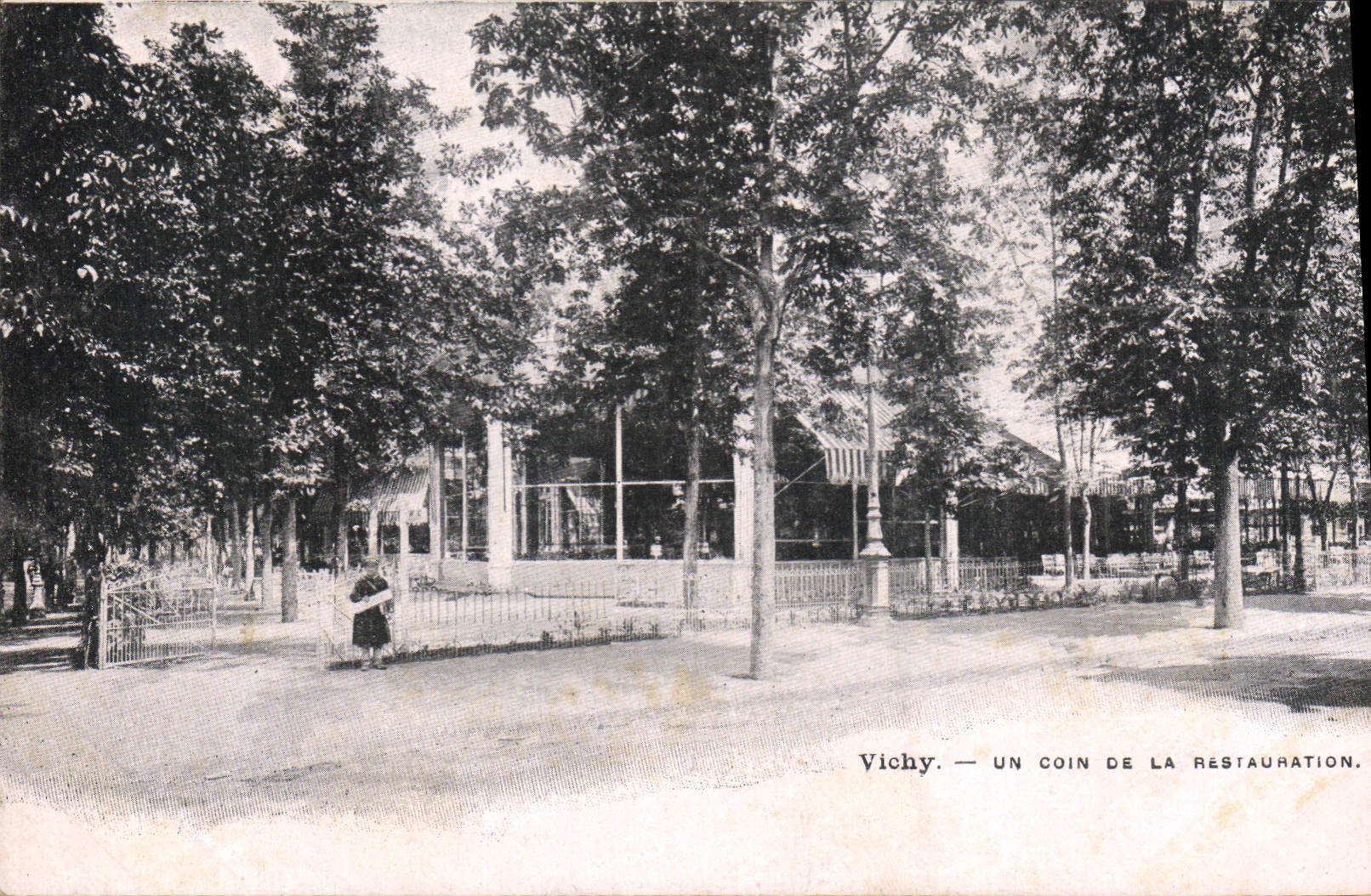 CPA Vichy Un coin de la Restauration 