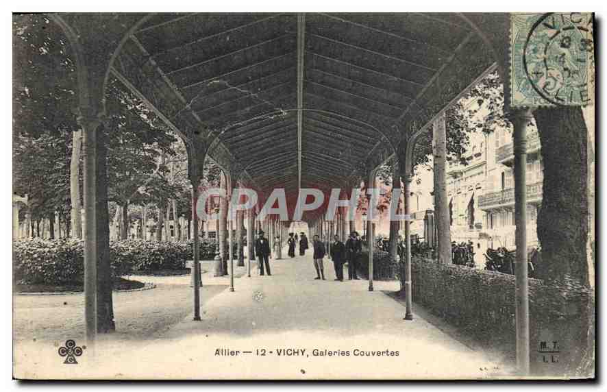 CPA Allier Vichy Galeries Couvertes 