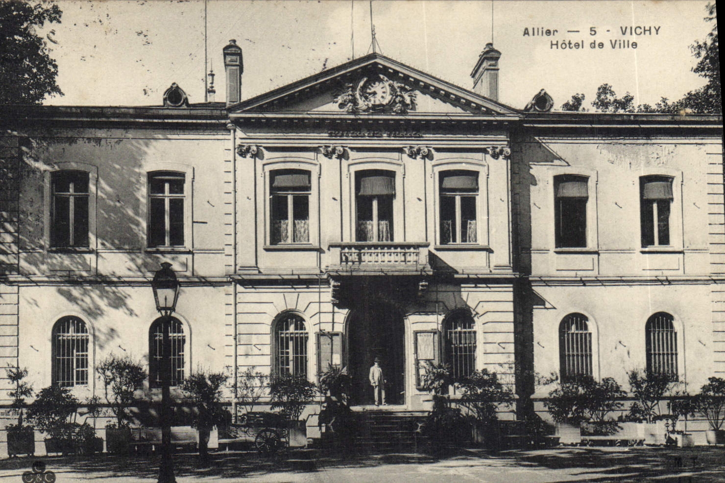 Vichy — Hôtel de Ville — Allier — 5 — Allier