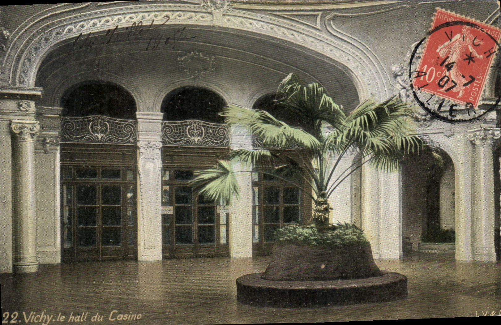 CPA Vichy le hall du Casino 