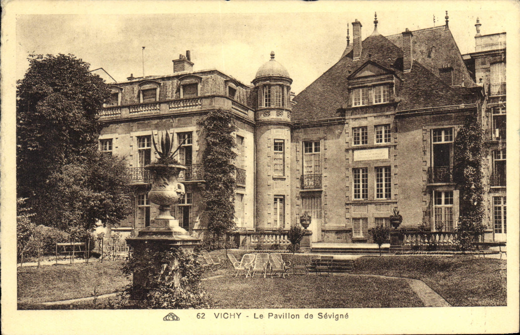 CPA Vichy Le Pavillon de Sevigne 
