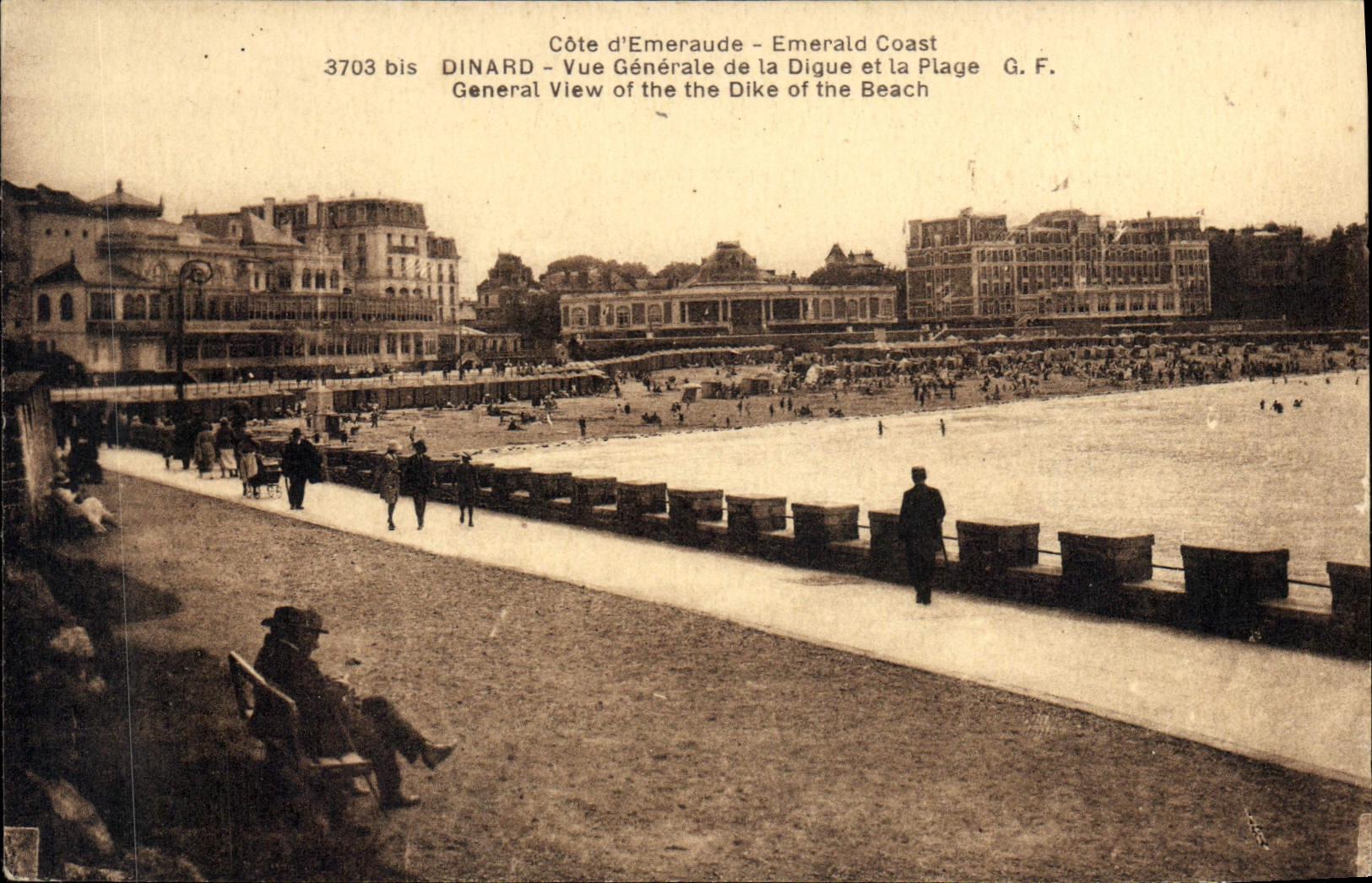 Dinard — Vue Générale de la Digue et la Plage — G.F. 3703 bis