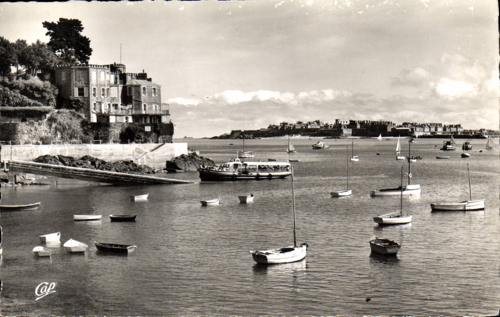 Vue vers Saint-Malo — Dinard — éditeur Cap, n° 205