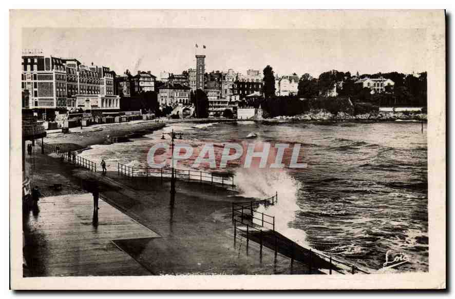 CPA Cote d'Emeraude Dinard Plage par tempete 