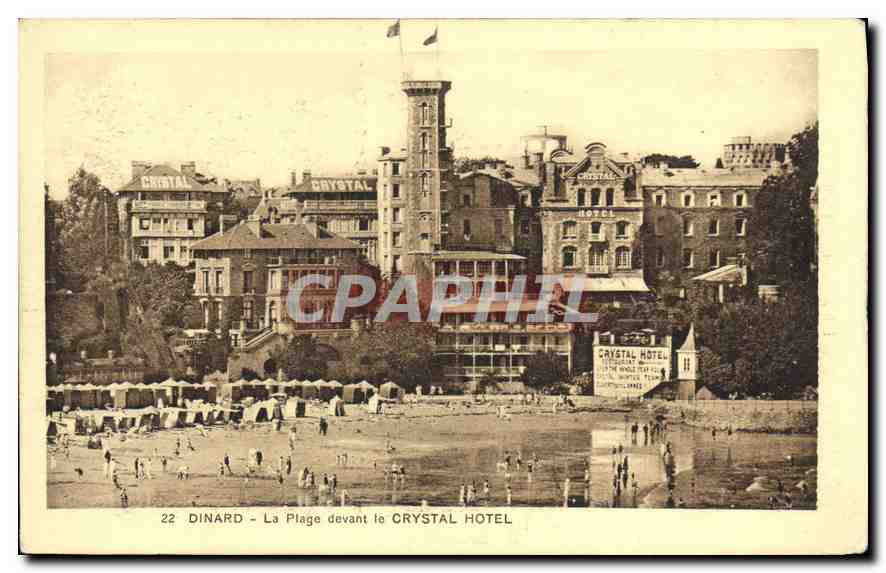 CPA Dinard La Plage devant le Crystal Hotel 