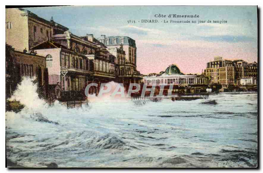 CPA Cote d'Emeraude Dinard La Promenade un jour de tempete 