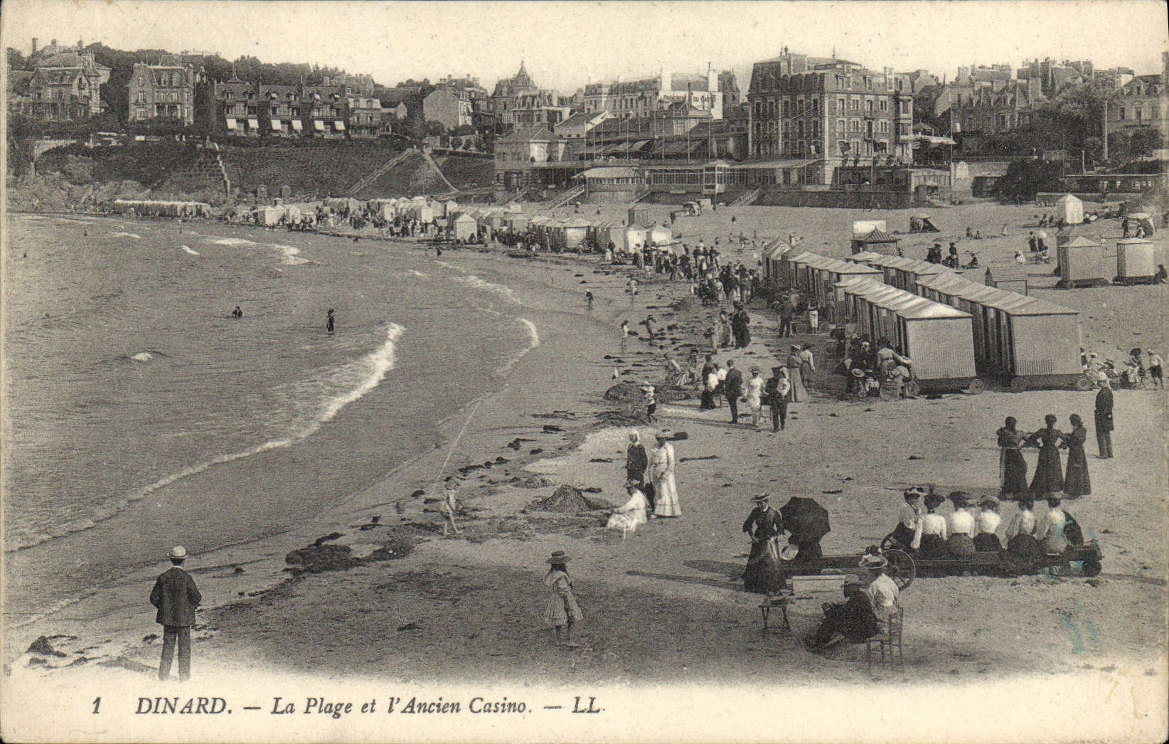 Dinard — La Plage et l'Ancien Casino — LL