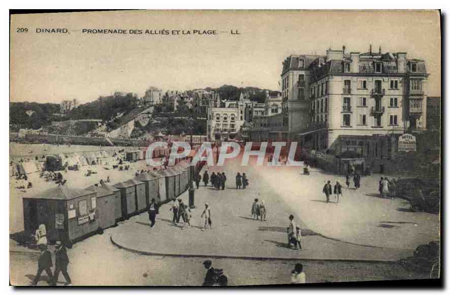 CPA Dinard Promenade des Allies et la Plage 