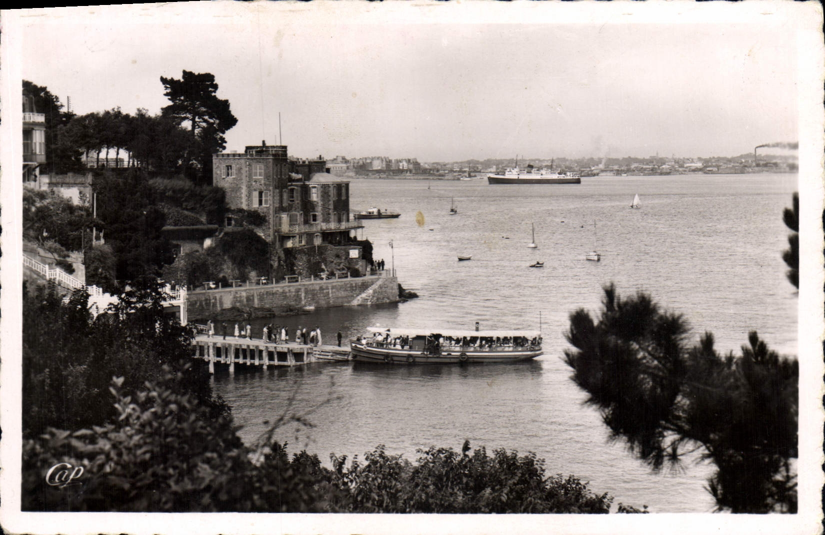 CPA Dinard Promenade du Clair de Lune vers St Malo 