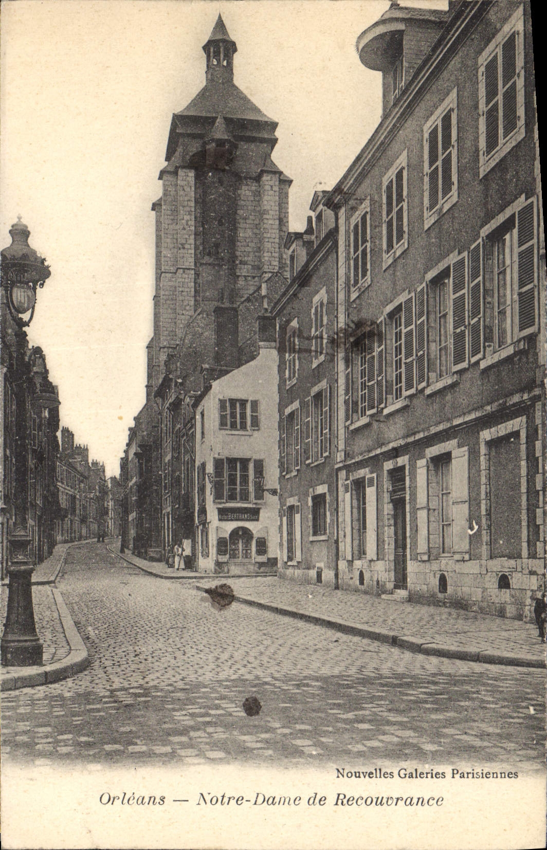 Orléans — Notre-Dame de Recouvrance — Nouvelles Galeries Parisiennes