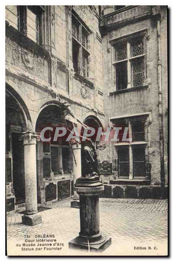 CPA Orleans Musee Jeanne d'Arc Statue par Fournier 