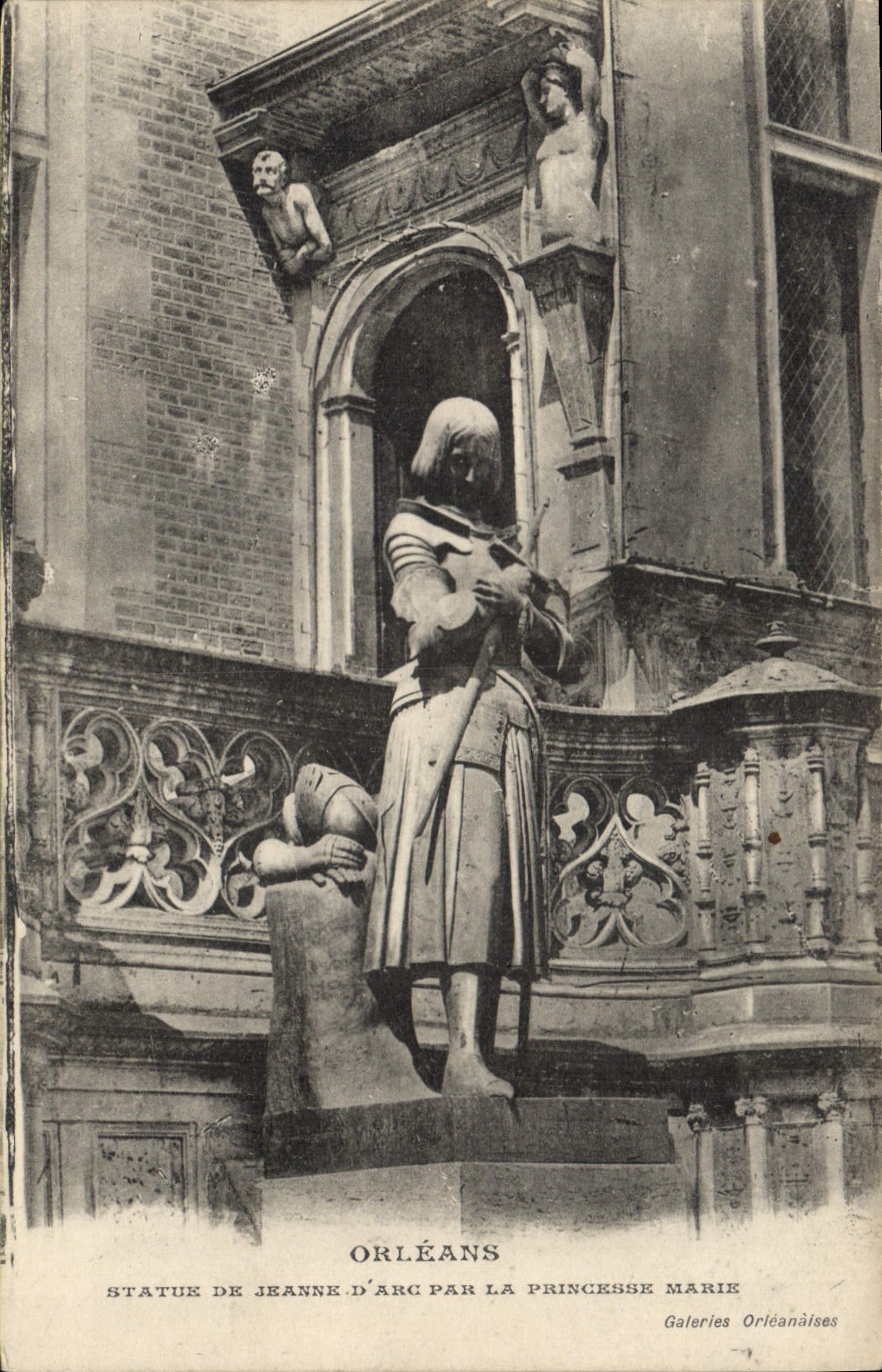 CPA Orleans Statue de Jeanne d'Arc par la princesse Marie