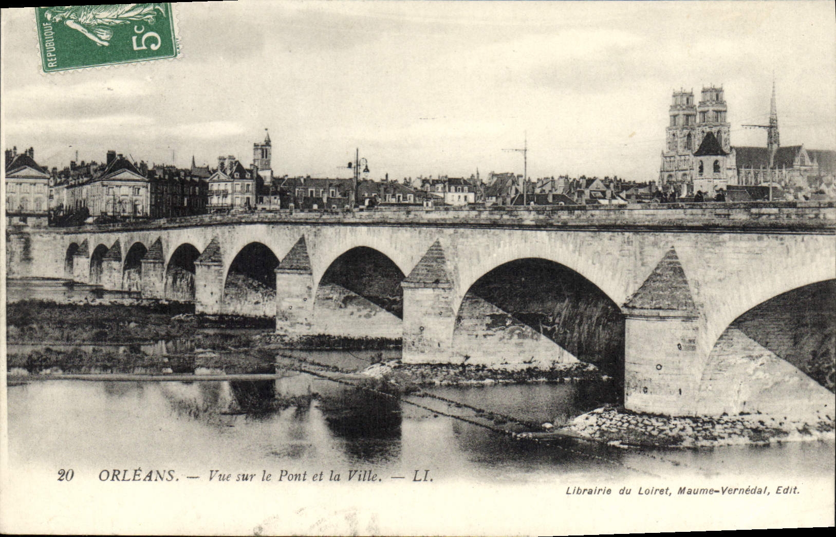 CPA Orleans Vue sur le Pont et la Ville 