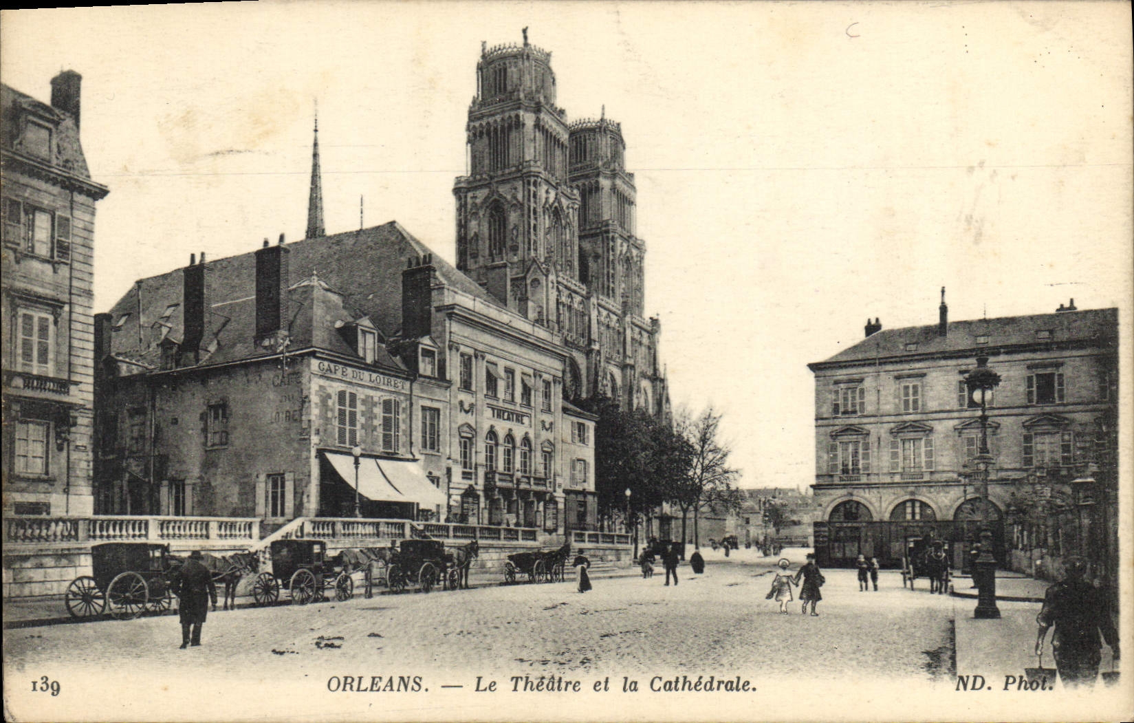 CPA Orleans Le Theater et la Cathedrale 