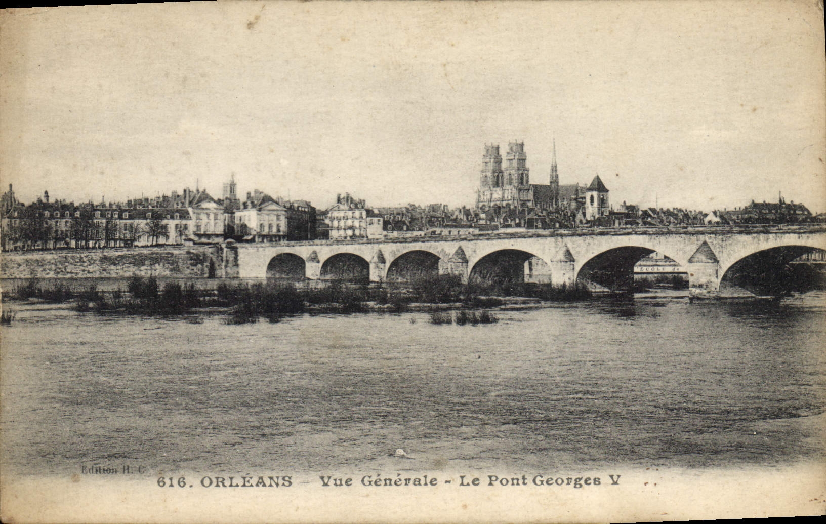 CPA Orleans Vue generale Le Pont Georges V 
