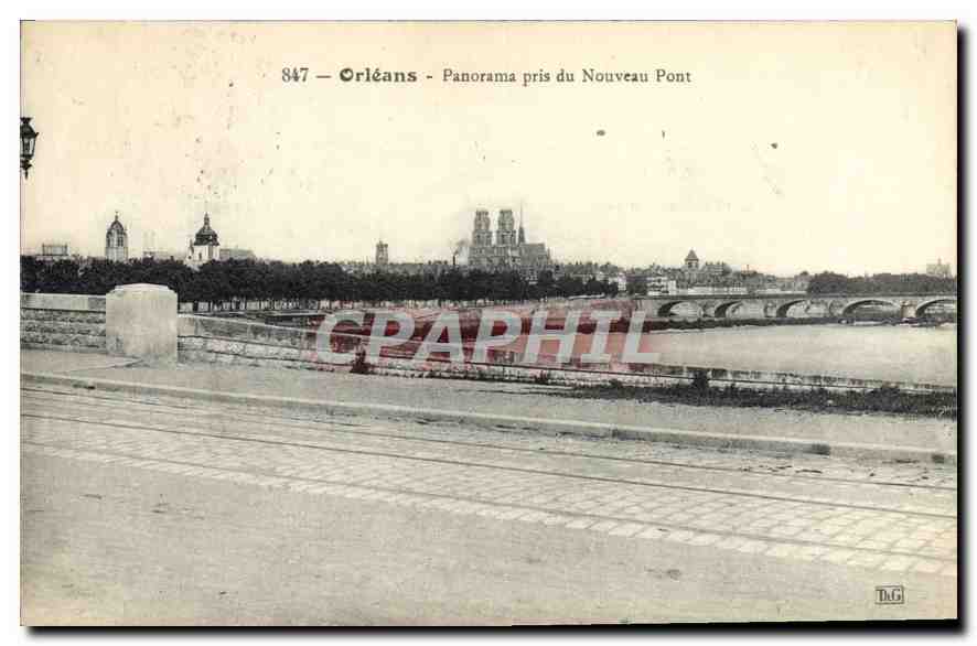 CPA Orleans Panorama pris du Nouveau Port 