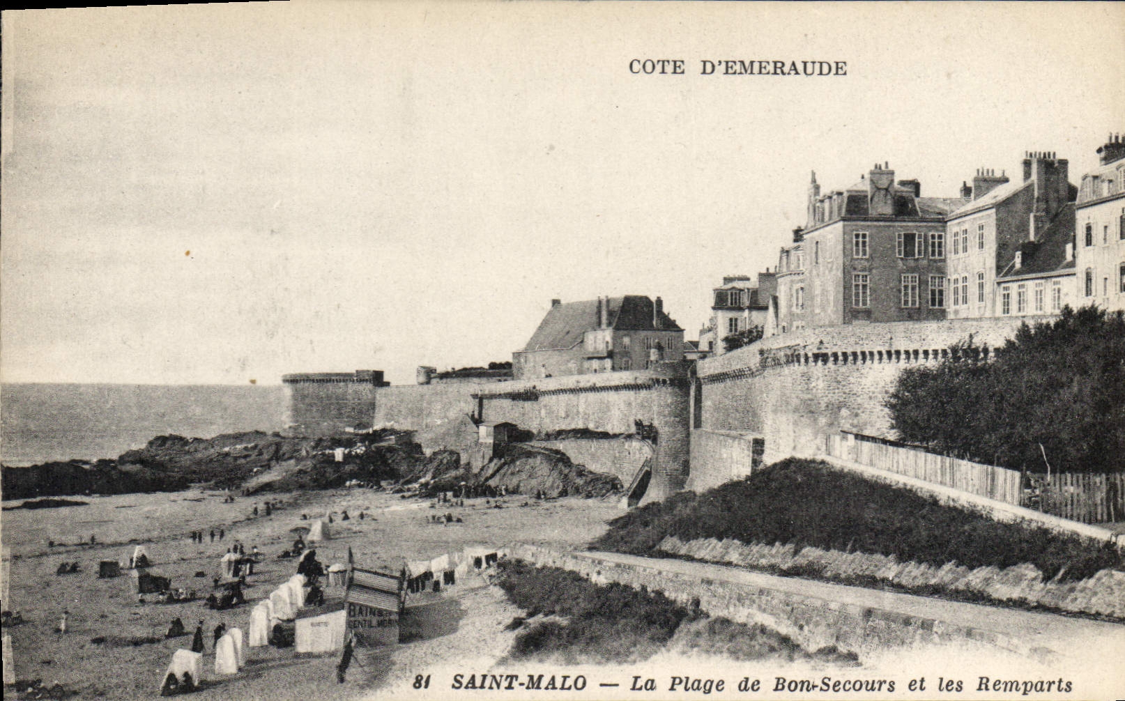 Saint-Malo — La Plage de Bon-Secours et les Remparts — Côte d'Émeraude