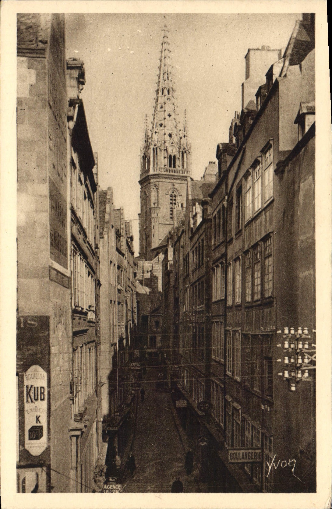 Saint-Malo — La Grande Rue et la Cathédrale — Les Éditions d'Art YVOQ, Paris