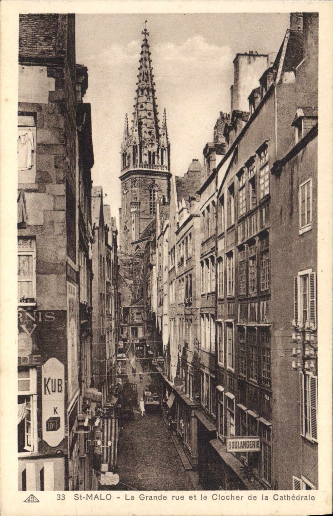 St-Malo - La Grande rue et le Clocher de la Cathédrale — Kub