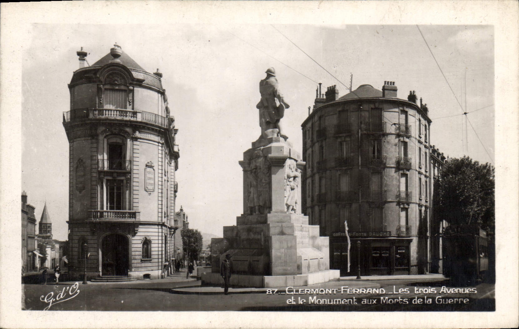 Clermont-Ferrand — Les trois Avenues et le Monument aux Morts de la Guerre — G. d'O.