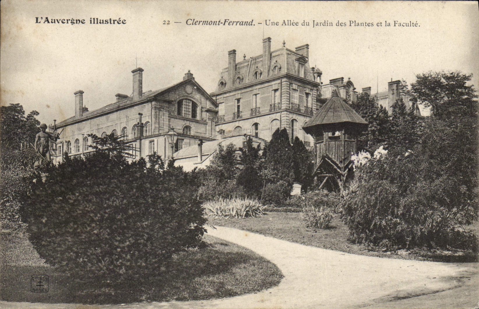 CPA L'Auvergne Illustree Clermont Ferrand une Allee du jardin des Plantes et la Faculte 