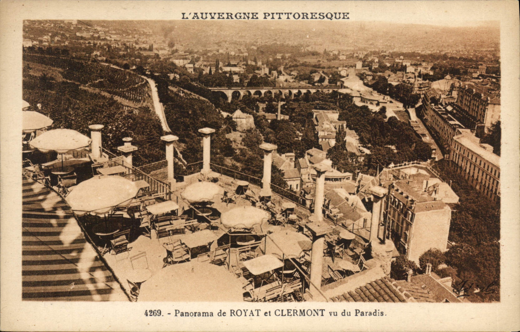 CPA L'Auvergne Pittoresque panorama de Royat et Clermont vu du Paradis 