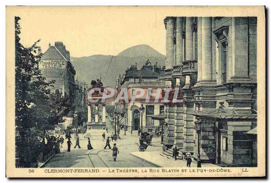 CPA Clermont Ferrand le Theatre la rue Blatin et le Puy de Dome 