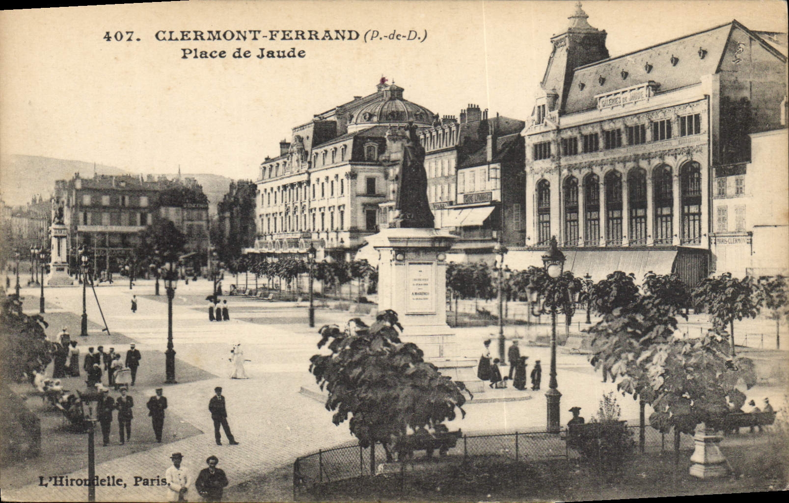 CPA Clermont Ferrand P de D place de Jaude 