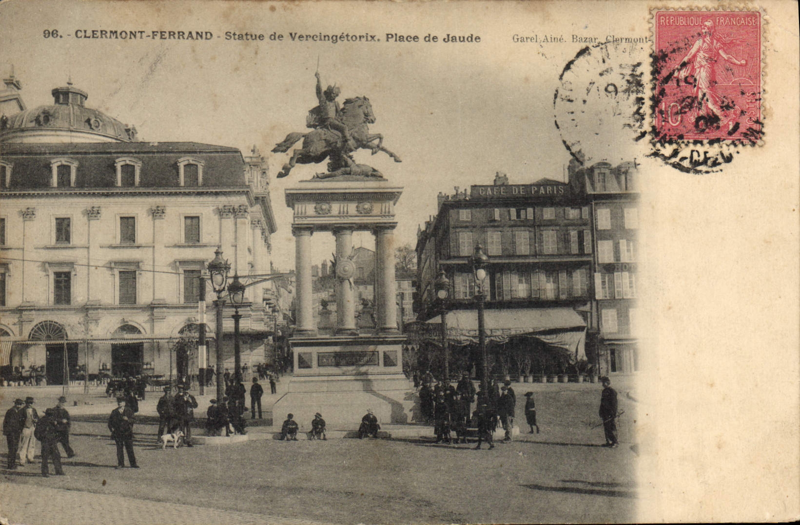 CPA Clermont Ferrand Statue de Vereingetorix Place de Jaude 