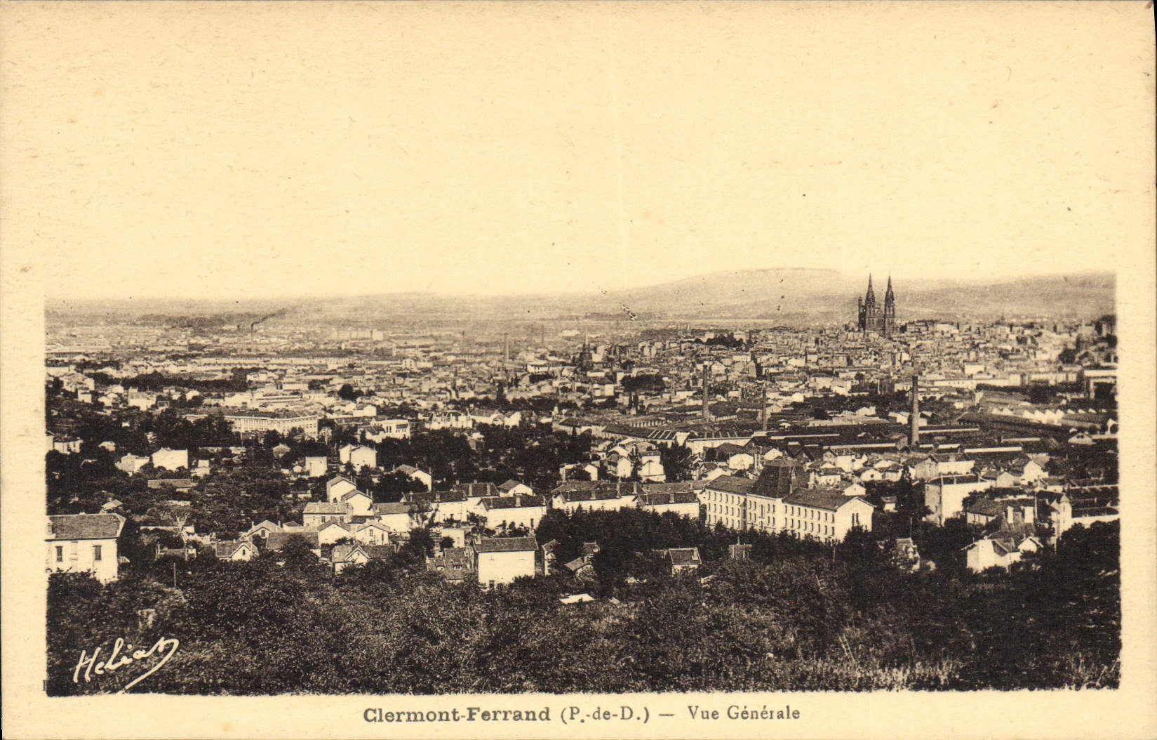 CPA Clermont Ferrand P de D Vue generale 