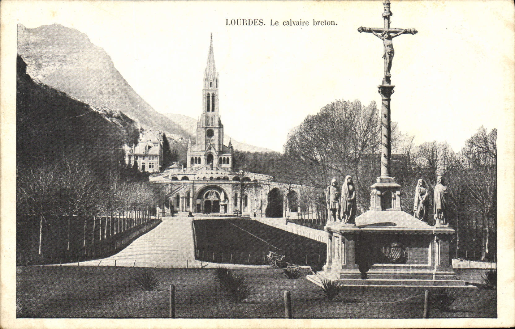 CPA Lourdes Le Calvaire breton 