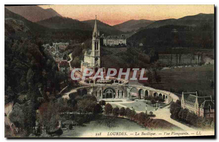 CPA Lourdes La Basilique Vue Plongeante 