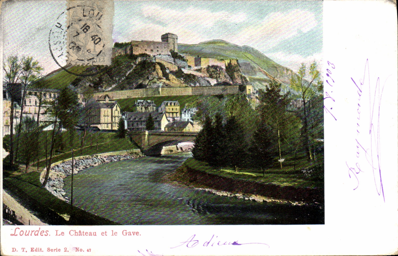 CPA Lourdes Le Chateau et le Gave 