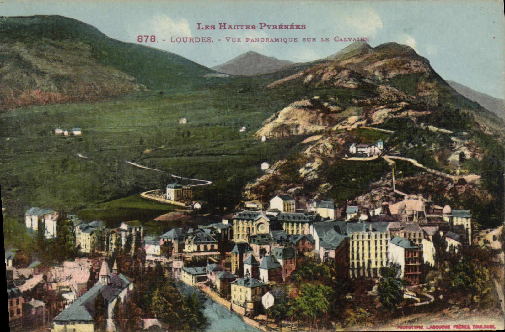 CPA Les Hautes Pyrenees Lourdes Vue Panoramique aux le Calvaire 