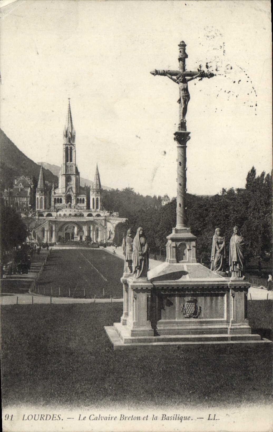 Lourdes — Le Calvaire Breton et la Basilique — LL. n°91