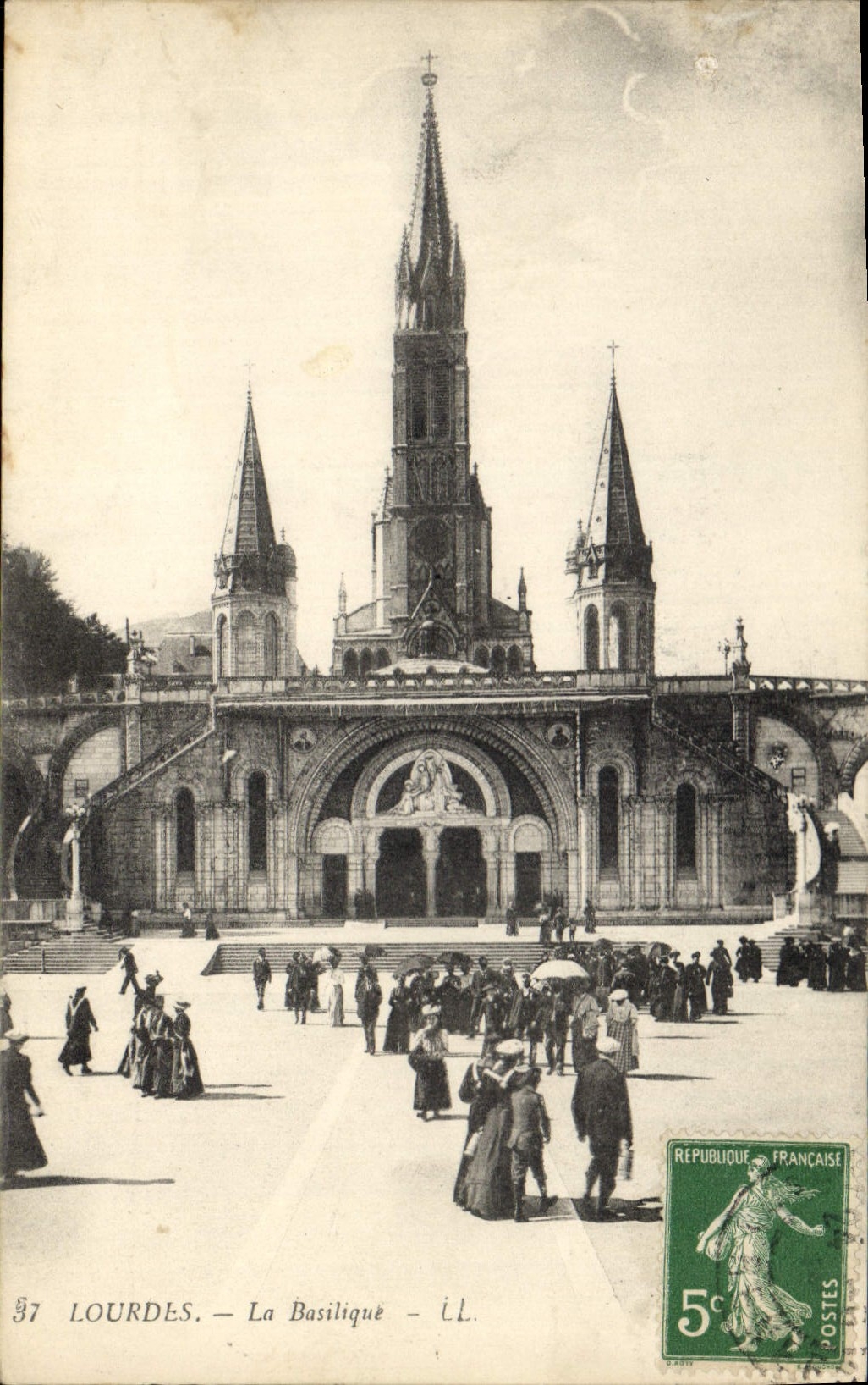 CPA Lourdes La Basilique 